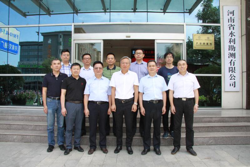 江蘇省工程勘測(cè)研究院有限責(zé)任公司董事長(zhǎng)兼總經(jīng)理李輝一行來(lái)公司考察交流